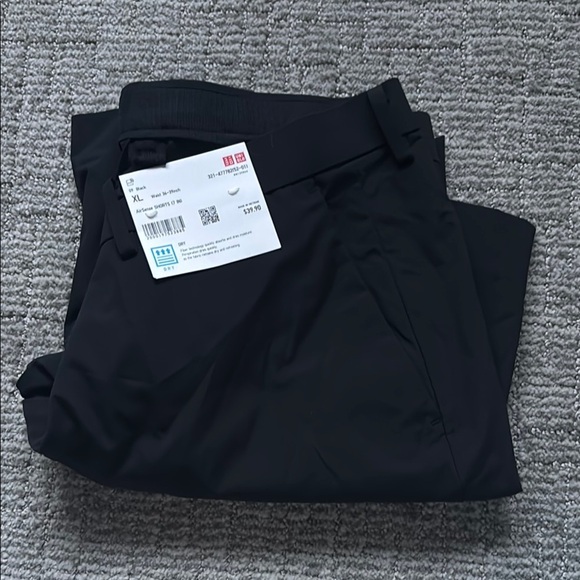 Uniqlo Men’s 7” AirSense Shorts - Size XL - Picture 2 of 3